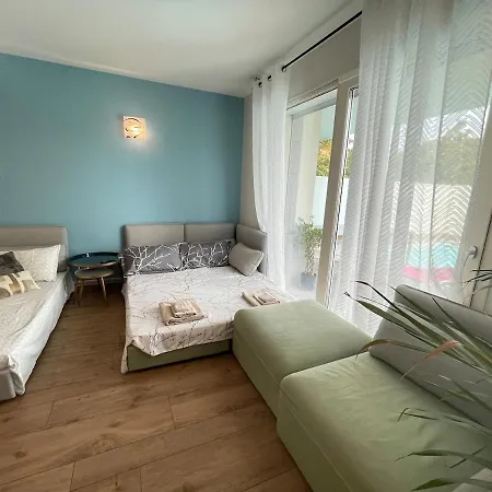In Citta Con Giardino E Piscina Privati