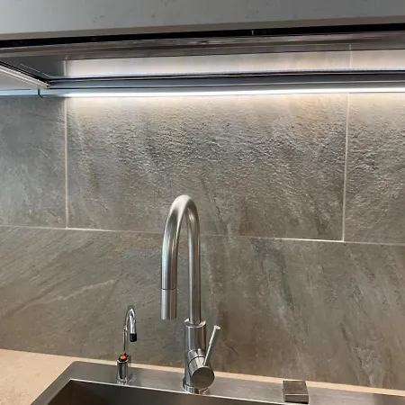 In Citta Con Giardino E Piscina Privati Apartament *