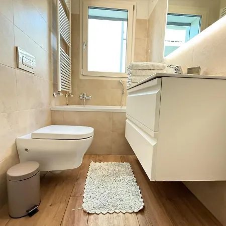 Apartament In Citta Con Giardino E Piscina Privati