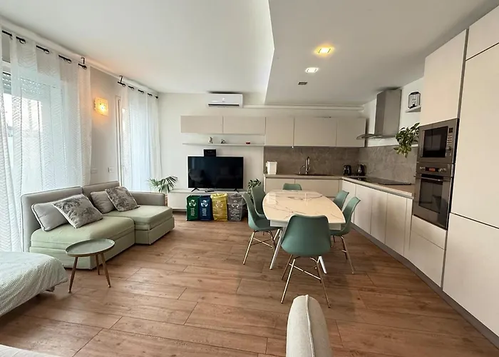 In Citta Con Giardino E Piscina Privati * 贝尔加莫